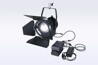 Tragbares batteriebetriebenes Licht 70W LED Fresnel mit hoher Kriteriumbezogener Anweisung für Film im Freien, LED-Studio beleuchtet fournisseur