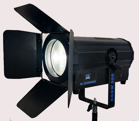 Generell RGBW 300W Fresnel-Spiegellicht (Fresnel-Objektiv) fournisseur