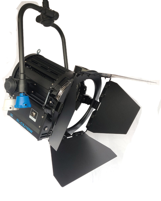 GENERALINK 100W LED Fresnel Videolicht Hohe CRI Wolfram Fresnel Licht mit Stang-betriebenen Joch fournisseur