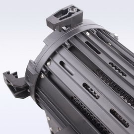 Hohe Lichtleistung 200W LED Fresnel Light Daylight Batterie für Film- und Studiobeleuchtung ((Pole-Operated Yoke) fournisseur